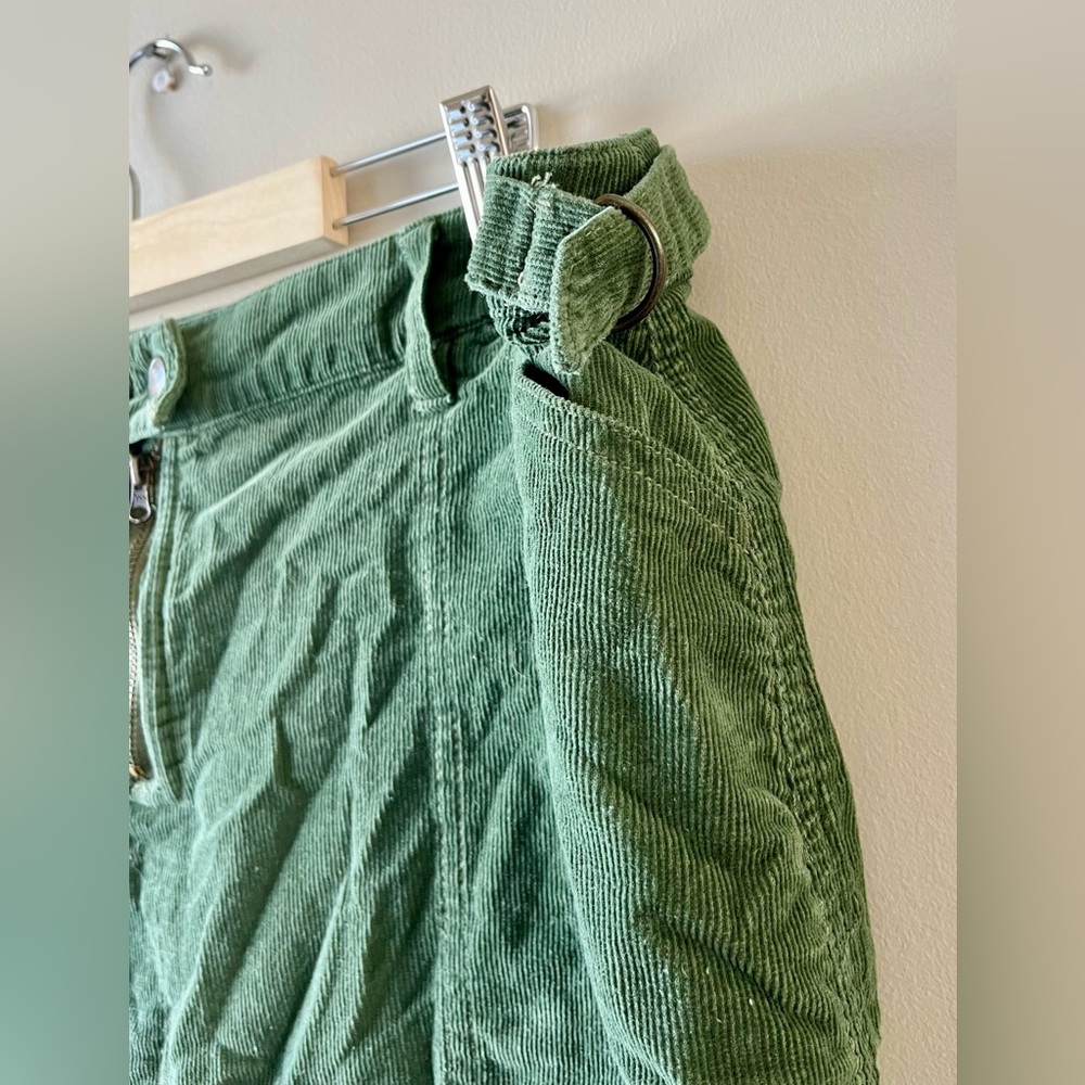Y2K Green Corduroy Mini Skirt Snap/buckle details - grunge baddie preppy retro - Picture 5 of 10